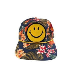 SIGNATURE SMILEY FACE VINTAGE SAFARI TRUCKER HAT